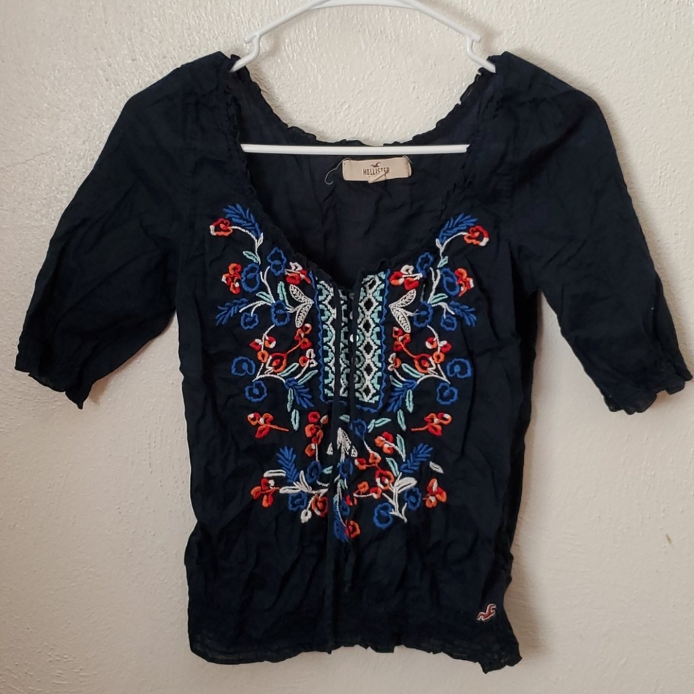 Hollister top